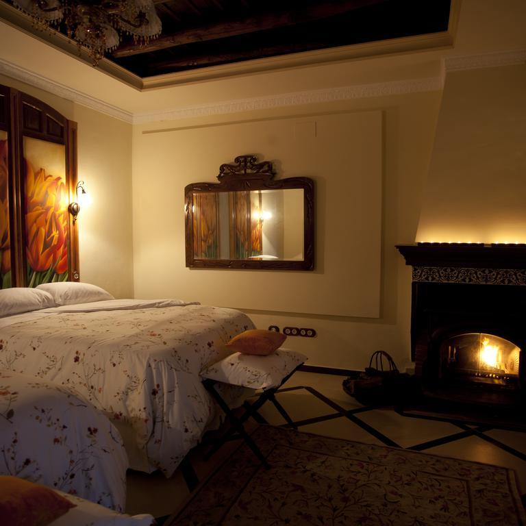La Casa Noble Hotel Aracena Phòng bức ảnh